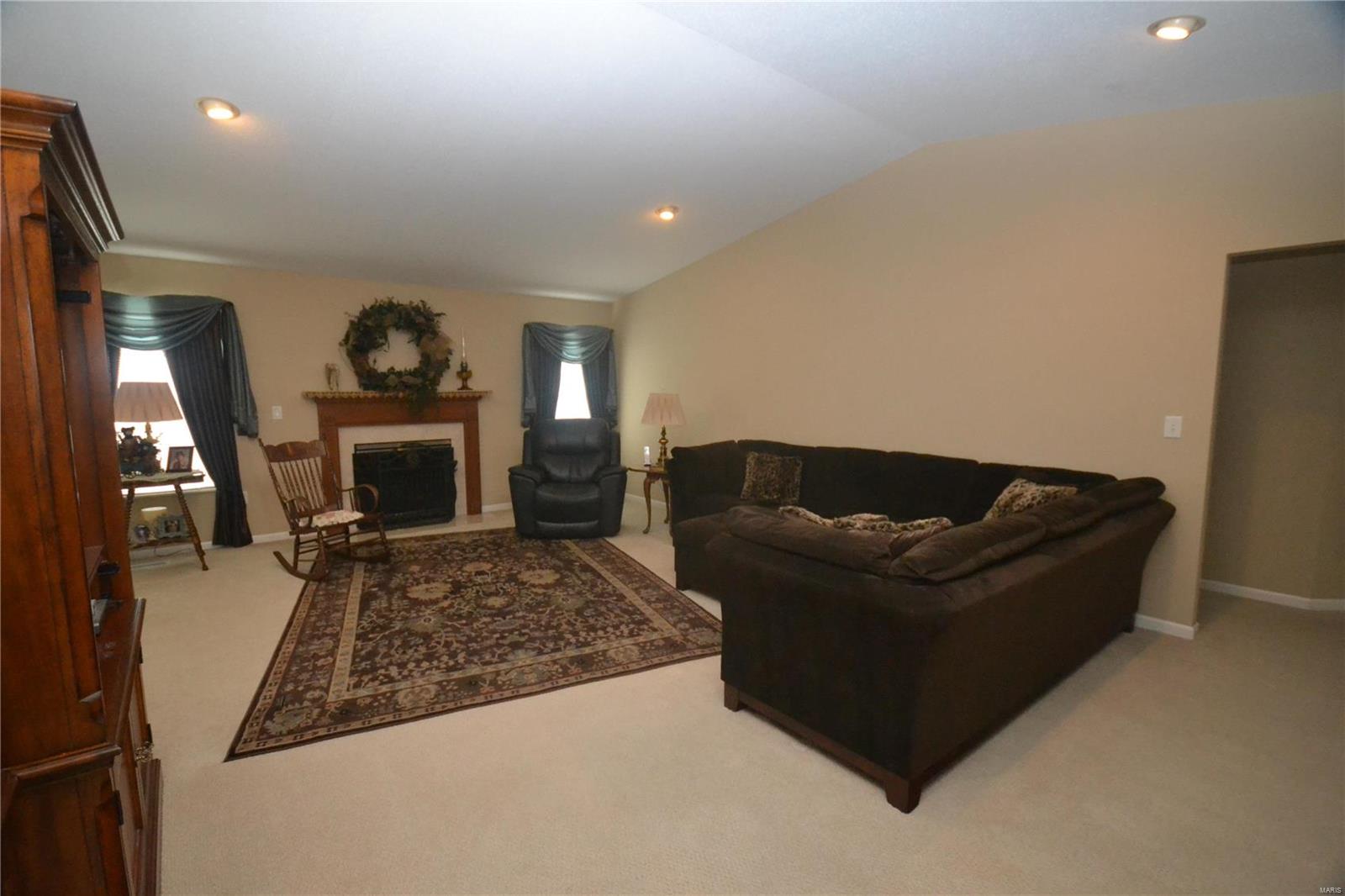 5646 Seasons Ridge Smithton, IL 62285 - Photo 3 of 32