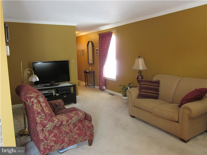 2806 Sequoia Drive Macungie, PA 18062 - Photo 5 of 20