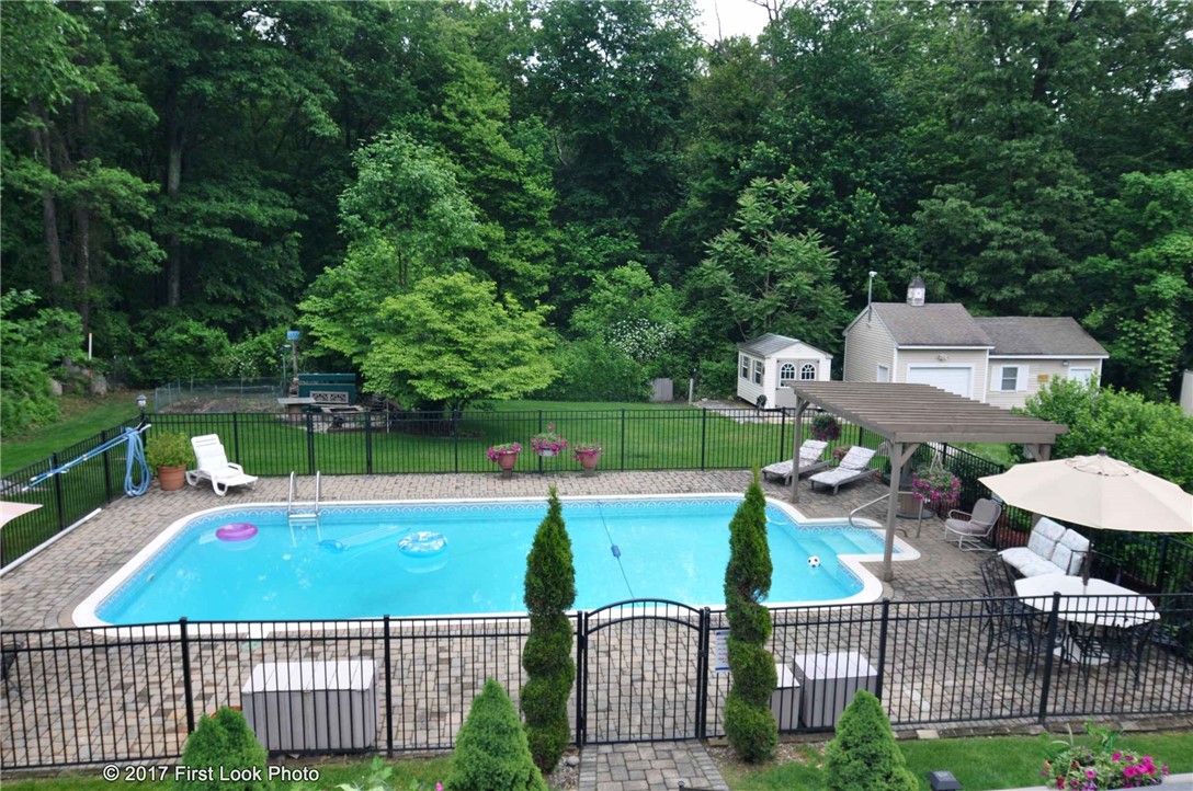 21 Deer View Road Johnston, RI 02919 - Photo 36 of 43