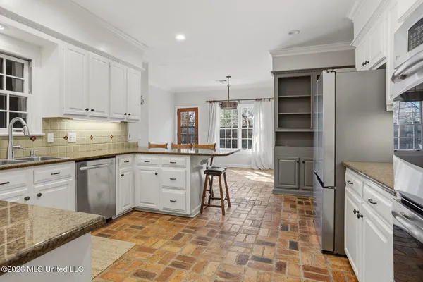 $440,000 | 1425 Fontaine Drive, Jackson, MS 39211