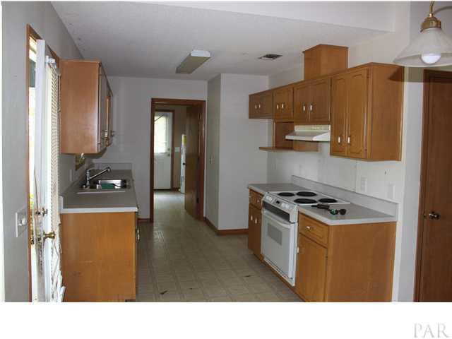 4091 Schifko Road Cantonment, FL 32533 - Photo 7 of 19 Kitchen
