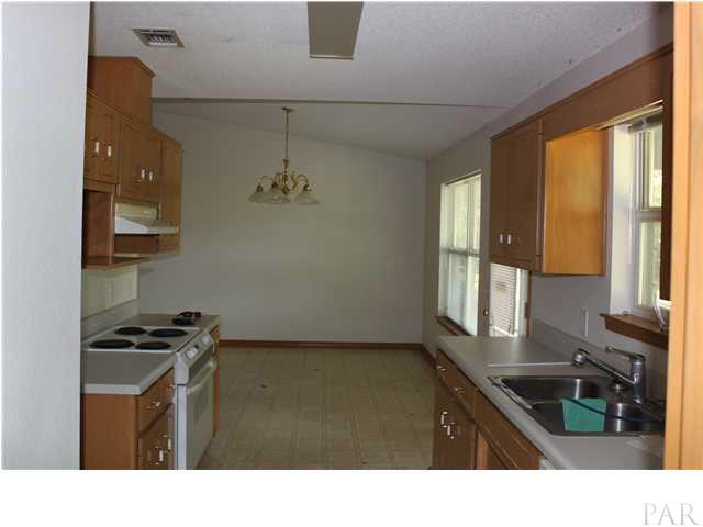 4091 Schifko Road Cantonment, FL 32533 - Photo 9 of 19 Kitchen