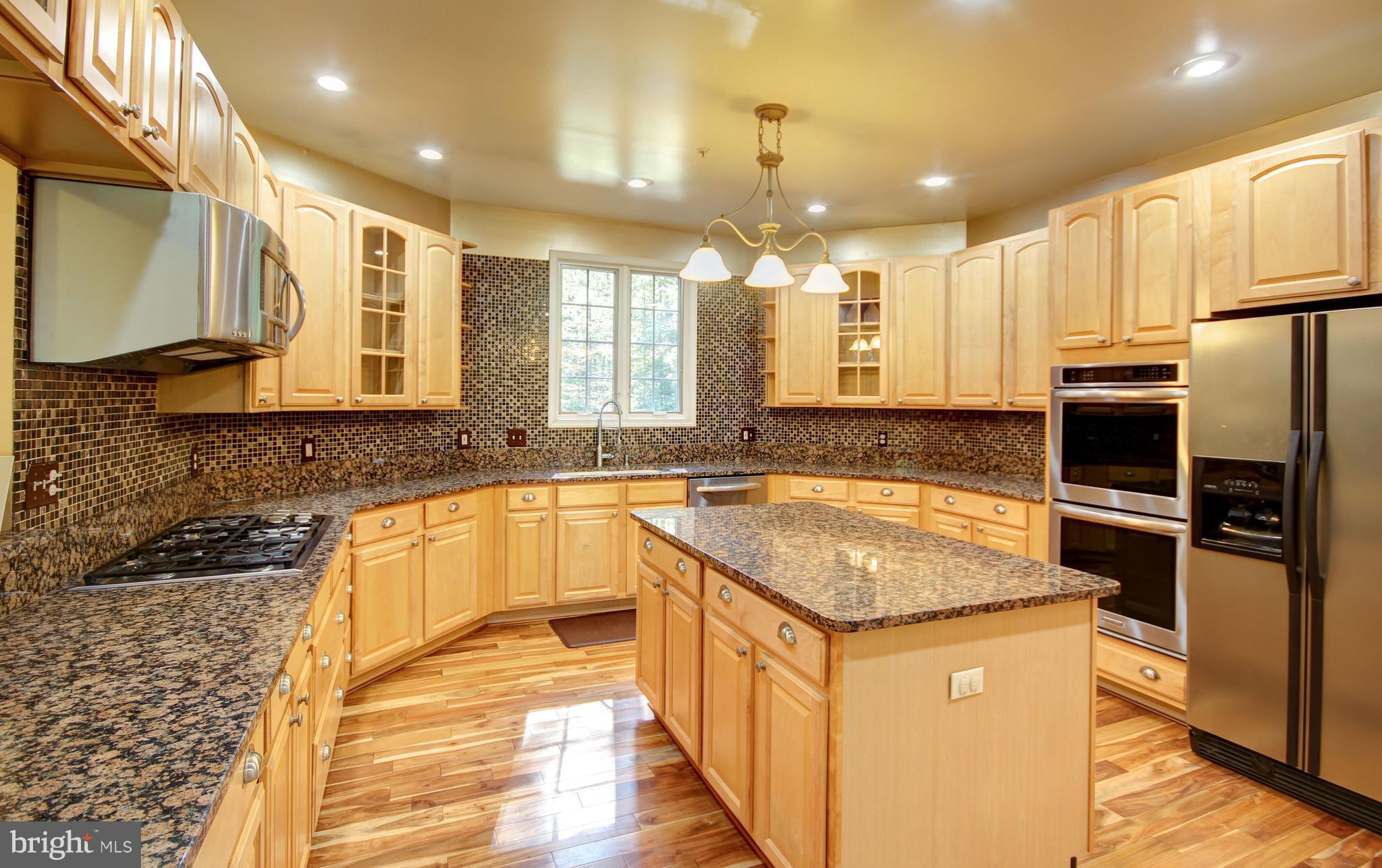 9020 Race Track Road Bowie, MD 20715 - Photo 5 of 52 Granite, Island, KitchenAid