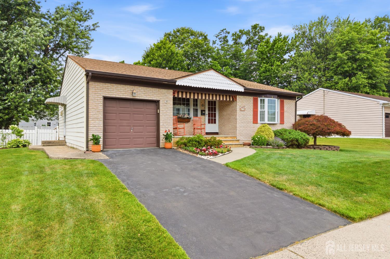 9 Brox Road Edison, NJ 08817 - Photo 2 of 38