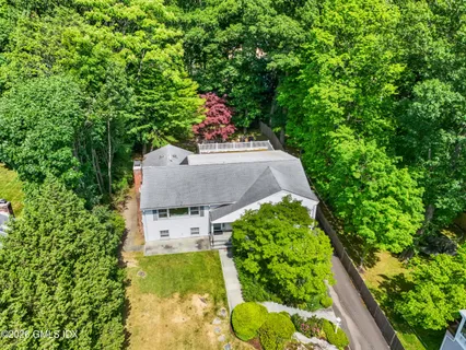 $1,850,000 | 33 Sachem Road, Greenwich, CT 06830