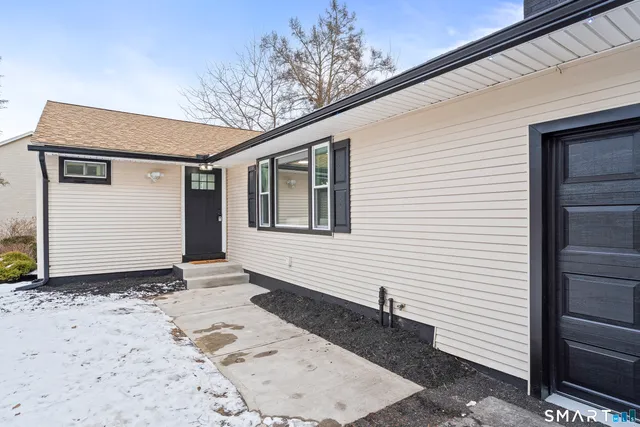 $369,000 | 3 Pleasant Street, East Windsor, CT 06088