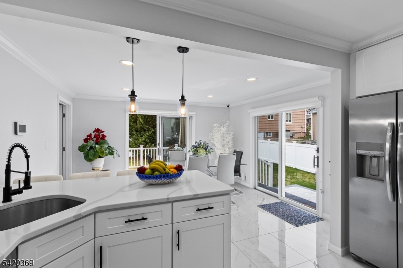 138 Merrill Road Clifton, NJ 07012 - Photo 11 of 35