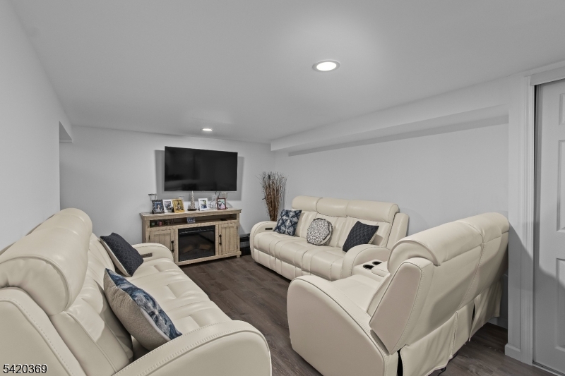 138 Merrill Road Clifton, NJ 07012 - Photo 25 of 35