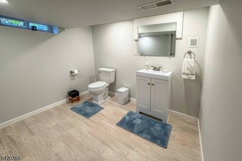 138 Merrill Road Clifton, NJ 07012 - Photo 28 of 35