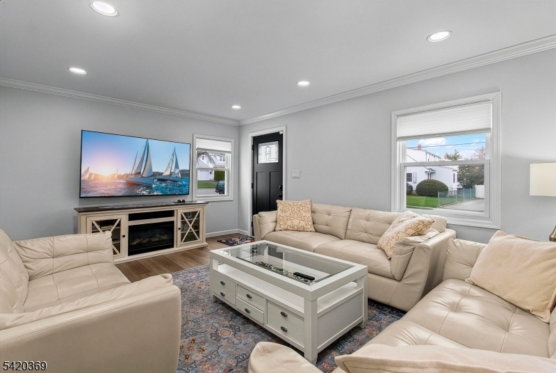 138 Merrill Road Clifton, NJ 07012 - Photo 6 of 35