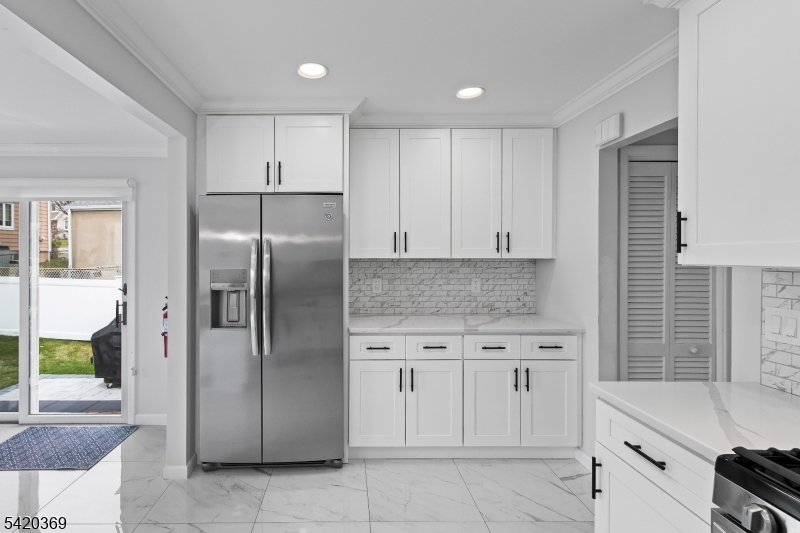 138 Merrill Road Clifton, NJ 07012 - Photo 8 of 35