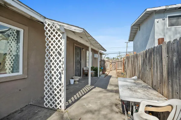 $399,900 | 694 Eleanor Avenue, Sacramento, CA 95815