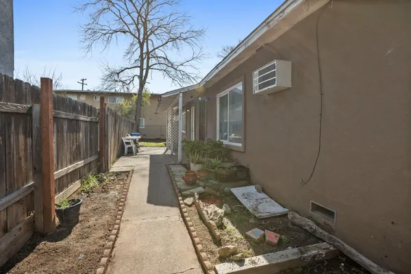 $399,900 | 694 Eleanor Avenue, Sacramento, CA 95815