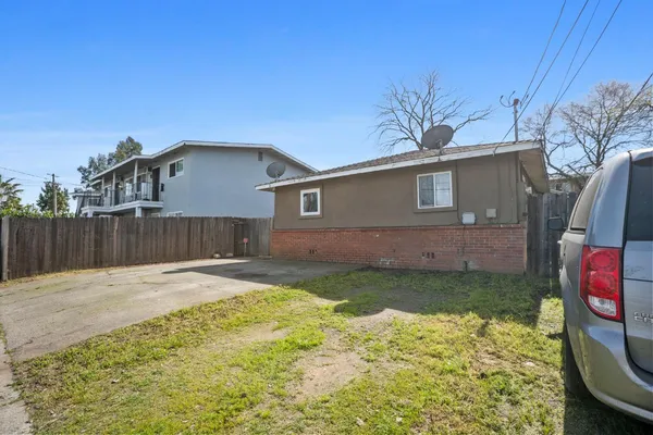 $399,900 | 694 Eleanor Avenue, Sacramento, CA 95815