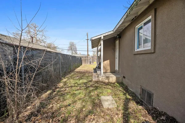 $399,900 | 694 Eleanor Avenue, Sacramento, CA 95815