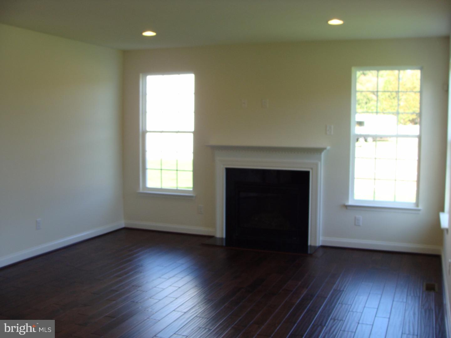 394 Staggerbush Road Williamstown, NJ 08094 - Photo 5 of 7 Gallery Image 5