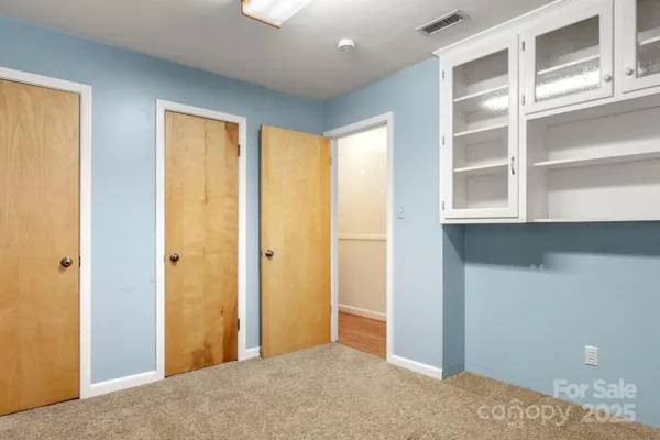a view of a livingroom with an entryway