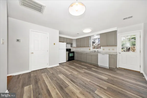 $1,600 | 1552 Crest View Avenue, Hagerstown, MD 21740