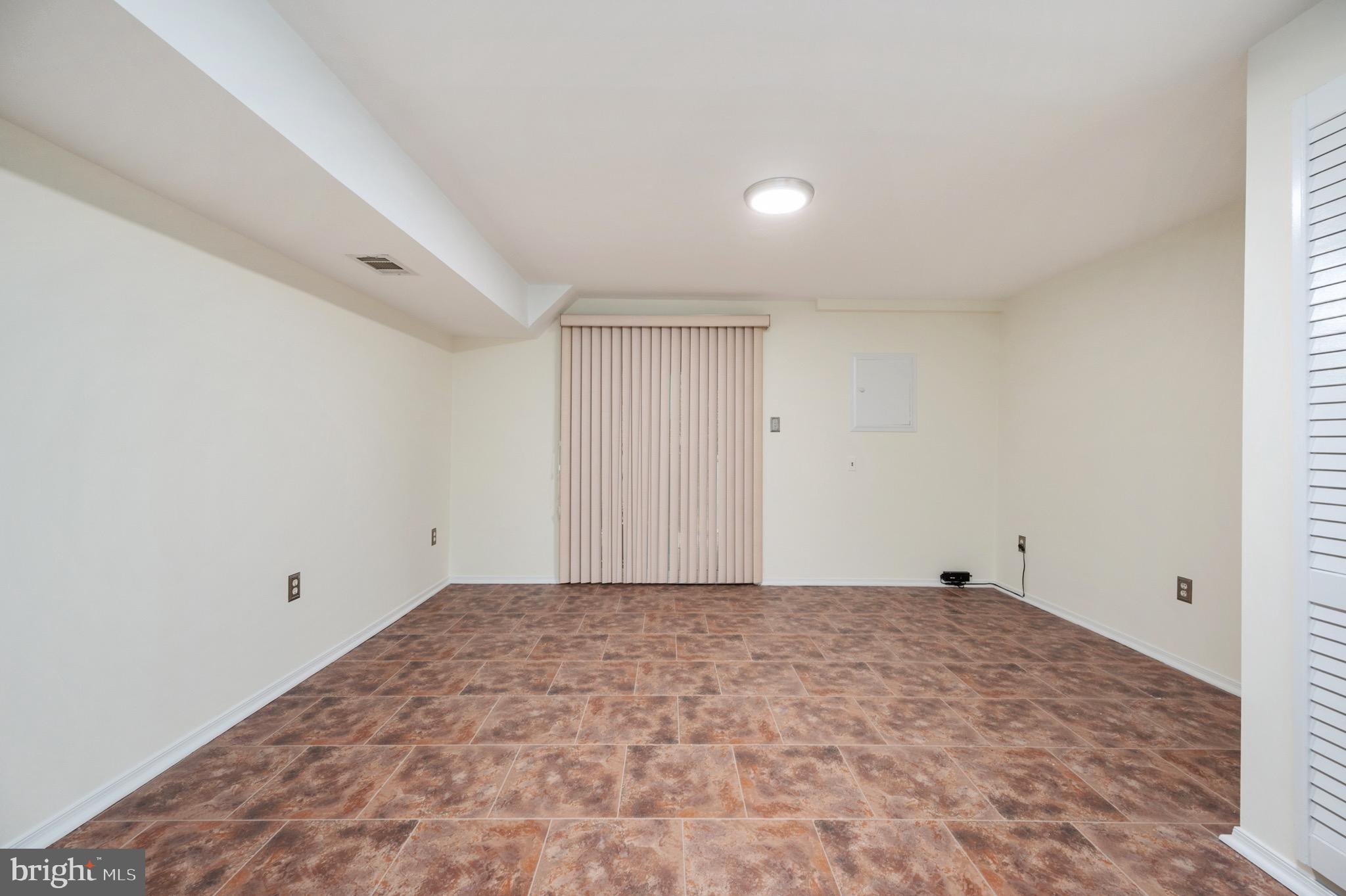 8514 Springfield Oaks Drive Springfield, VA 22153 - Photo 28 of 35 Gallery Image 28