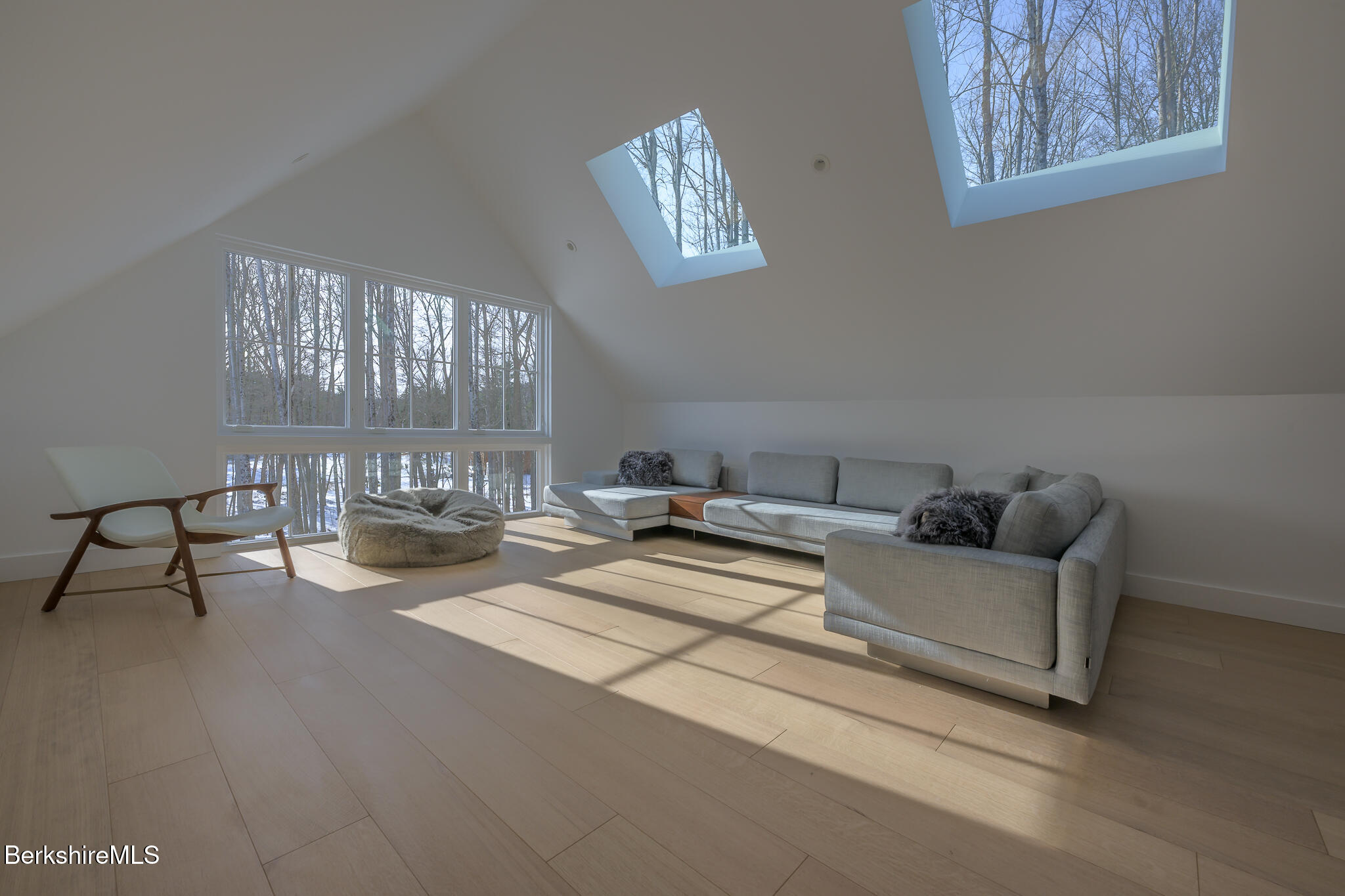 21 A Interlaken Road Stockbridge, MA 01266 - Photo 34 of 41 Large Flex Space