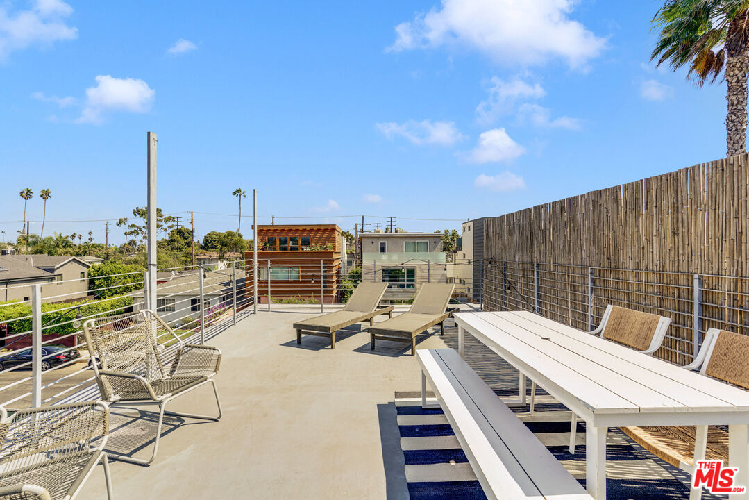 809 Brooks Avenue Venice, CA 90291 - Photo 27 of 32 a view of an outdoor space with seating