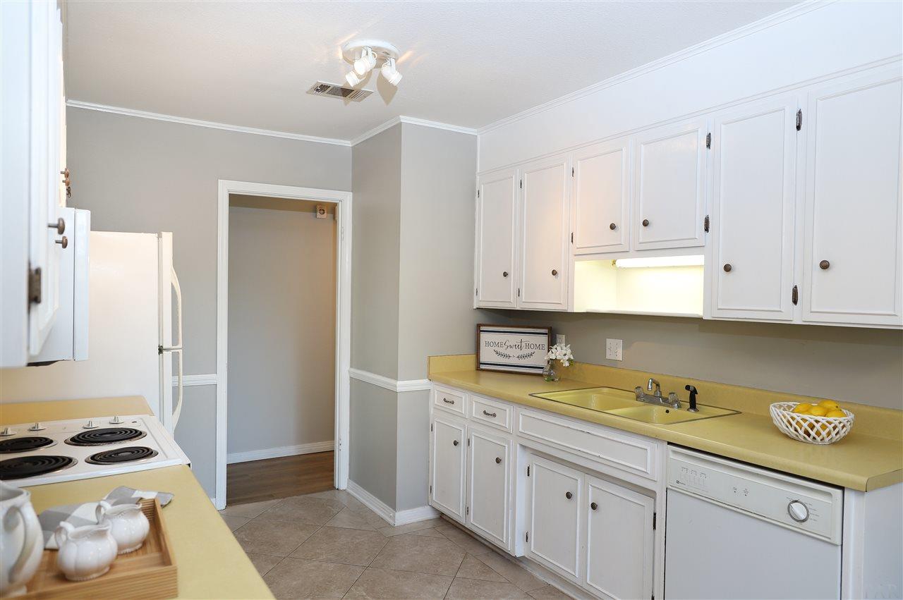 2995 Ranchette Square Gulf Breeze, FL 32563 - Photo 12 of 34 Gallery Image 12