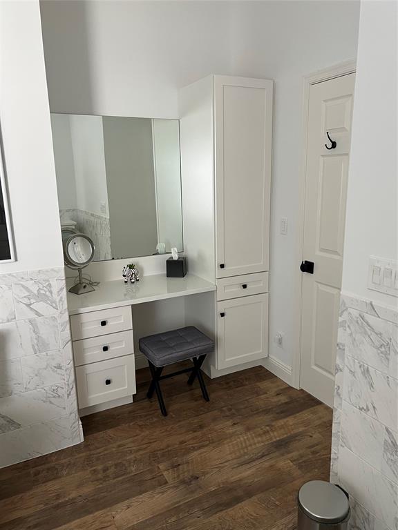 7352 Southeast Seagate Lane Stuart, FL 34997 - Photo 17 of 19 a view of cabinets