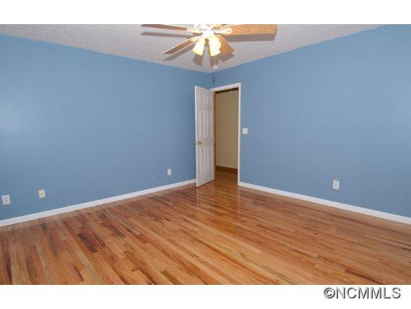 126 Penland Street Clyde, NC 28721 - Photo 13 of 24