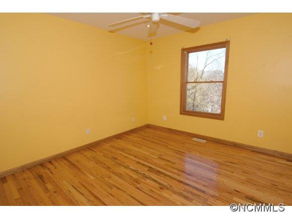 126 Penland Street Clyde, NC 28721 - Photo 16 of 24