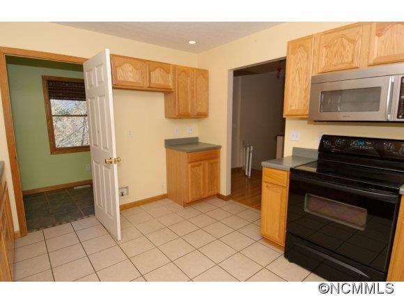 126 Penland Street Clyde, NC 28721 - Photo 9 of 24