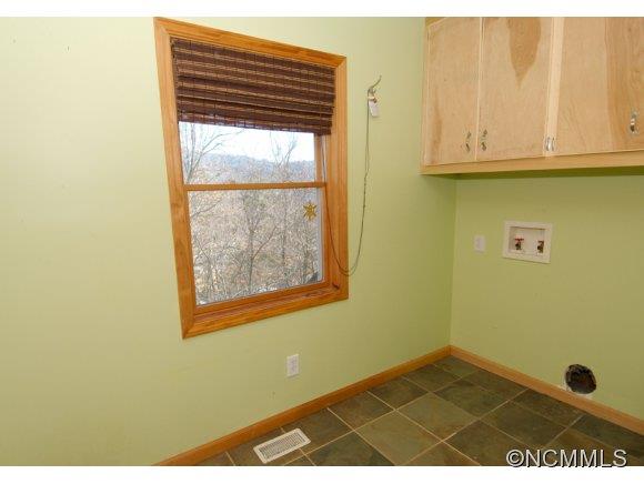126 Penland Street Clyde, NC 28721 - Photo 10 of 24