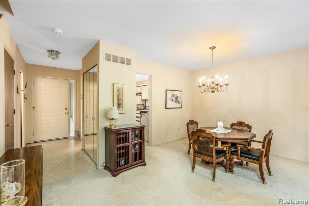 629 Tennyson Rochester Hills, MI 48307 - Photo 17 of 30