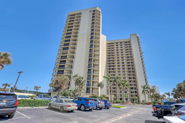 $4,000 | 9550 South Ocean Drive, Unit 103, Jensen Beach, FL 34957