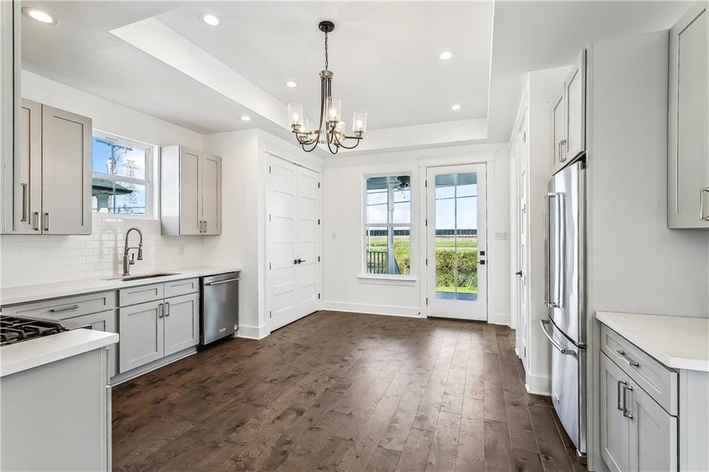 2325 Benjamin Street Arabi, LA 70032 - Photo 7 of 17