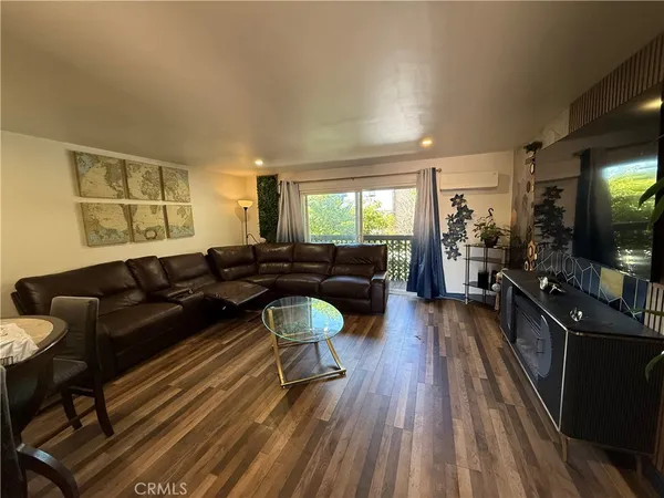 $399,000 | 730 North Eucalyptus Avenue, Unit 1, Inglewood, CA 90302