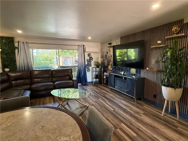 $399,000 | 730 North Eucalyptus Avenue, Unit 1, Inglewood, CA 90302