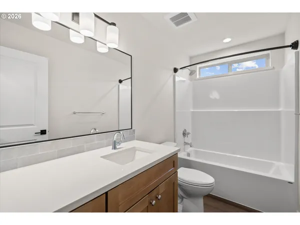 $359,900 | 12306 Meadowlawn Drive, Oregon City, OR 97045