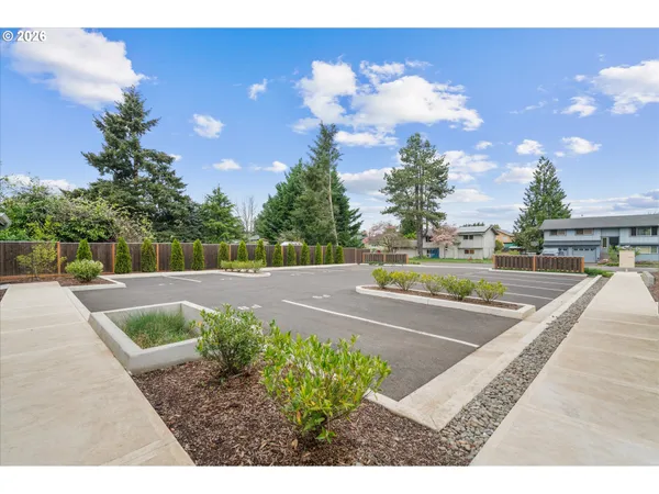$359,900 | 12306 Meadowlawn Drive, Oregon City, OR 97045