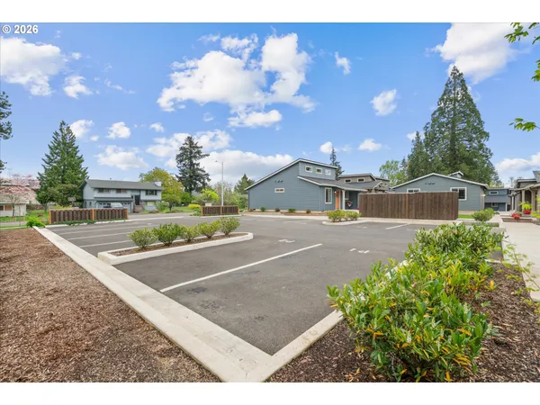 $359,900 | 12306 Meadowlawn Drive, Oregon City, OR 97045
