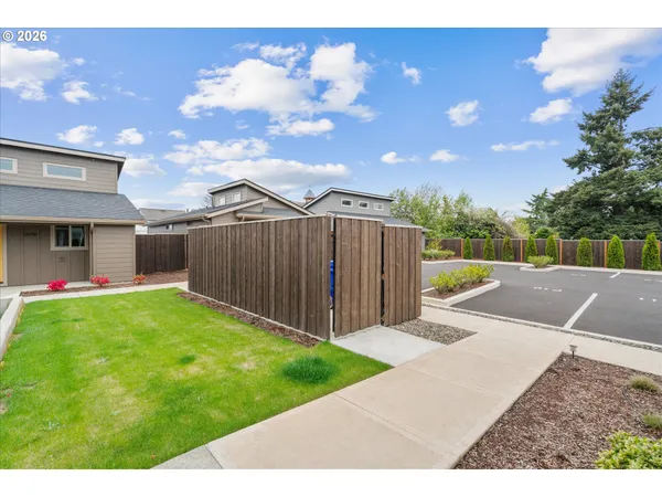 $359,900 | 12306 Meadowlawn Drive, Oregon City, OR 97045