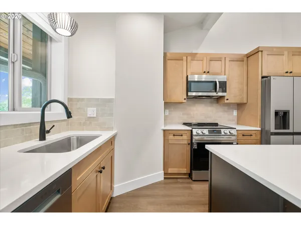 $359,900 | 12306 Meadowlawn Drive, Oregon City, OR 97045