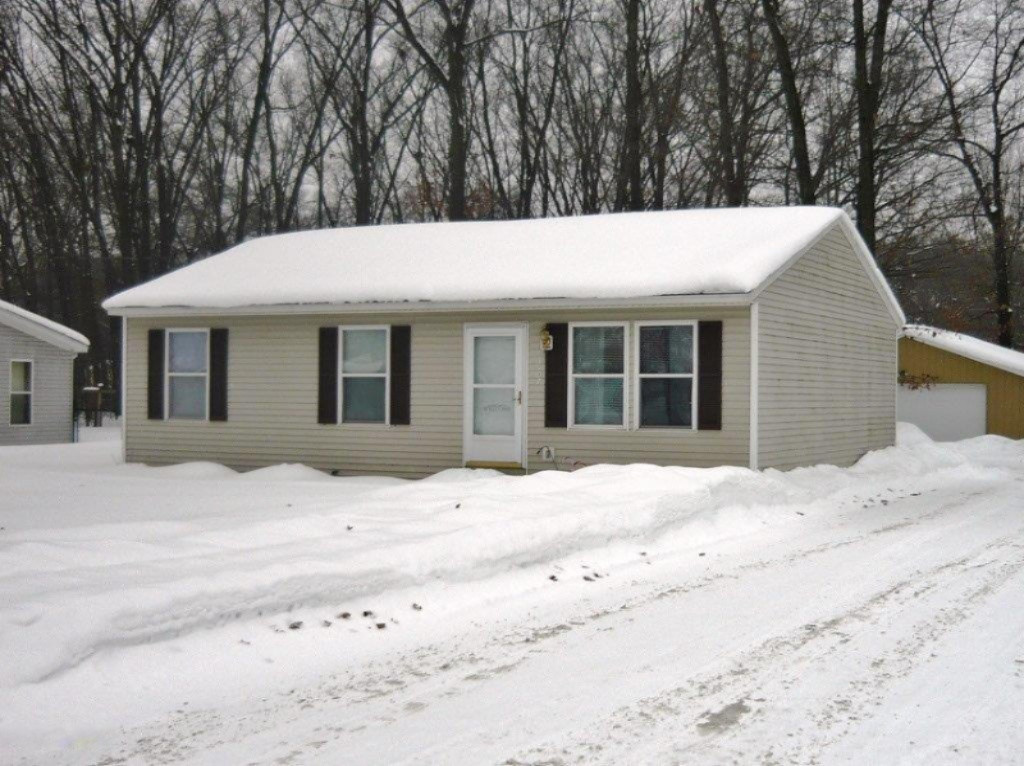 1907 Brooks Road South Muskegon, MI 49442 - Photo 1 of 12 01