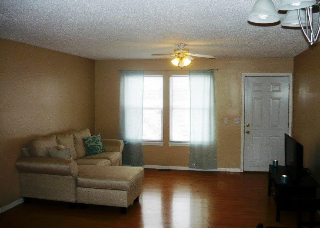 1907 Brooks Road South Muskegon, MI 49442 - Photo 2 of 12 P1000907