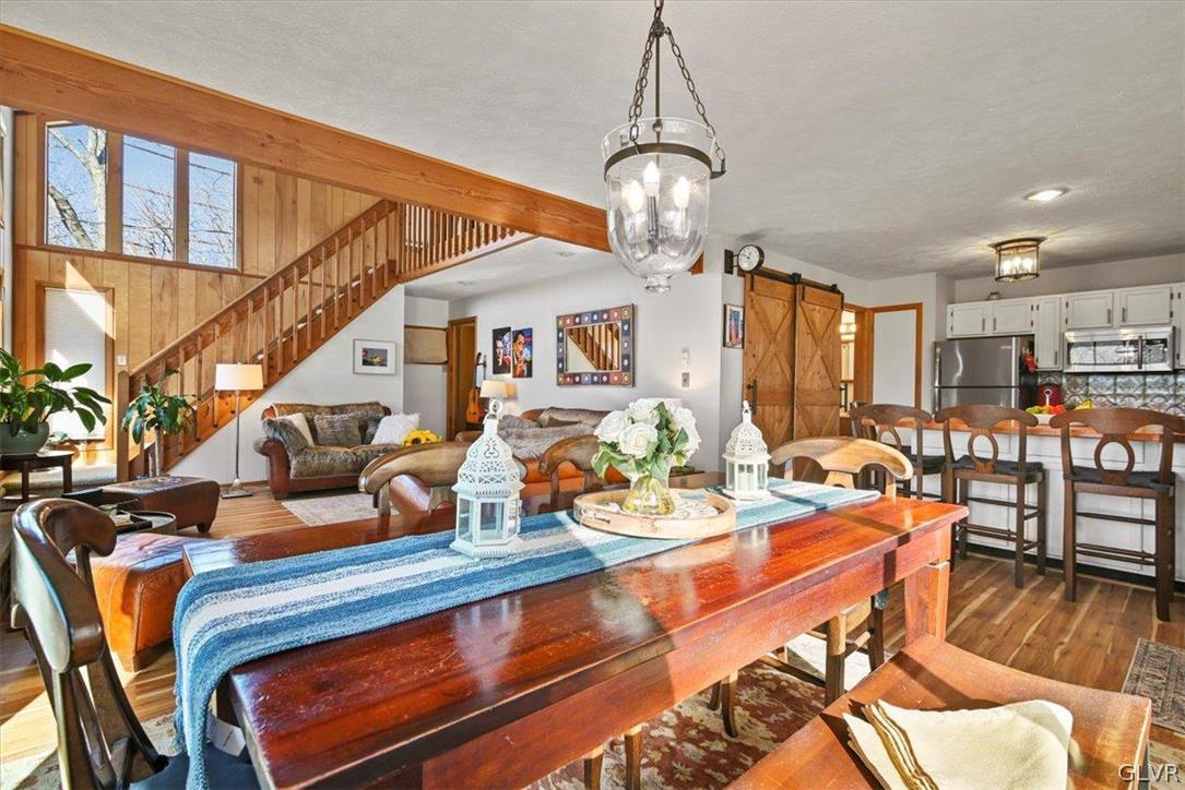 176 Stafford Drive Bushkill, PA 18324 - Photo 26 of 50 a dinning table and chairs in a room