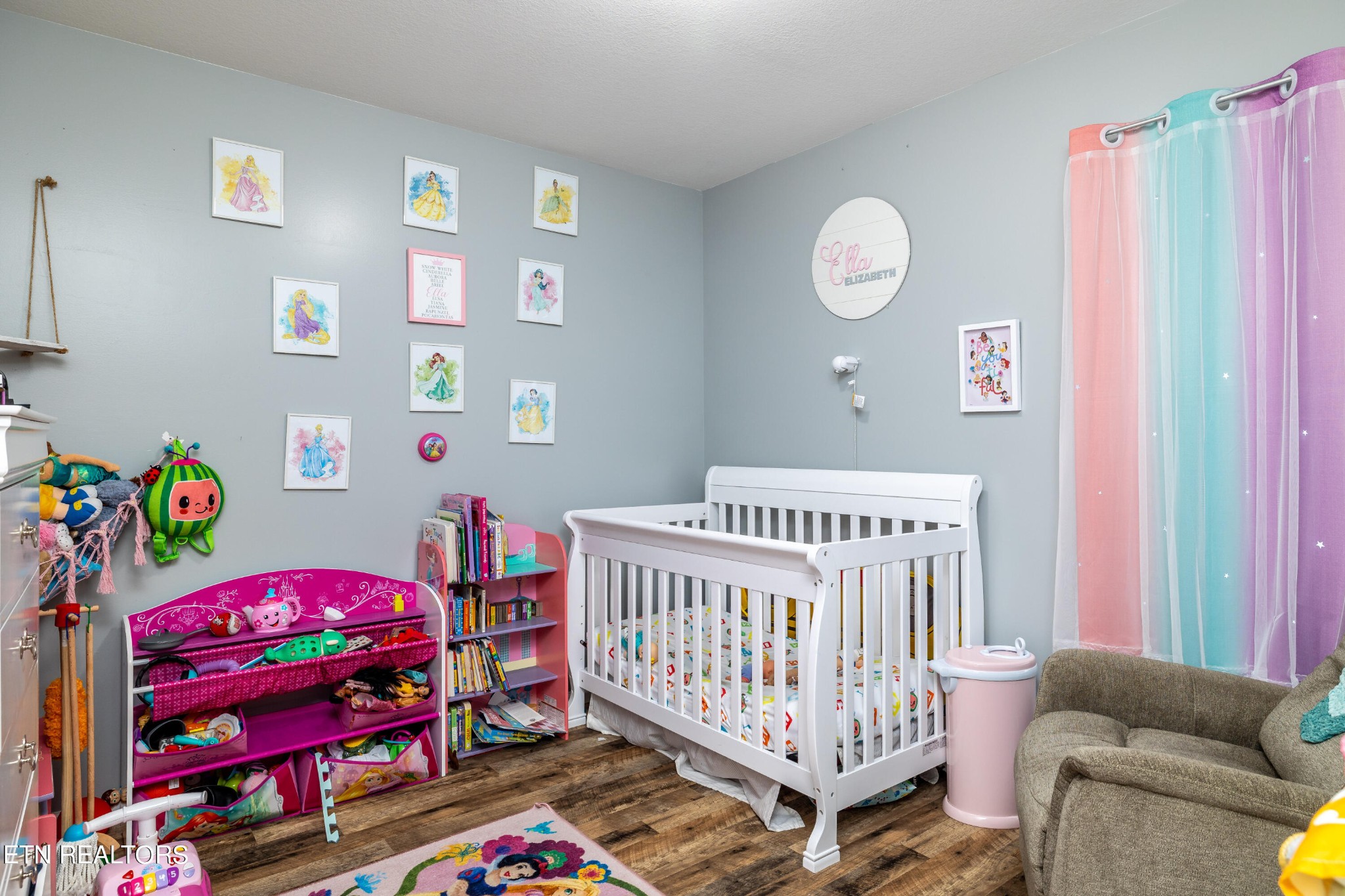 228 West Edison Street Alcoa, TN 37701 - Photo 15 of 24 a bedroom with baby bed and a baby crib