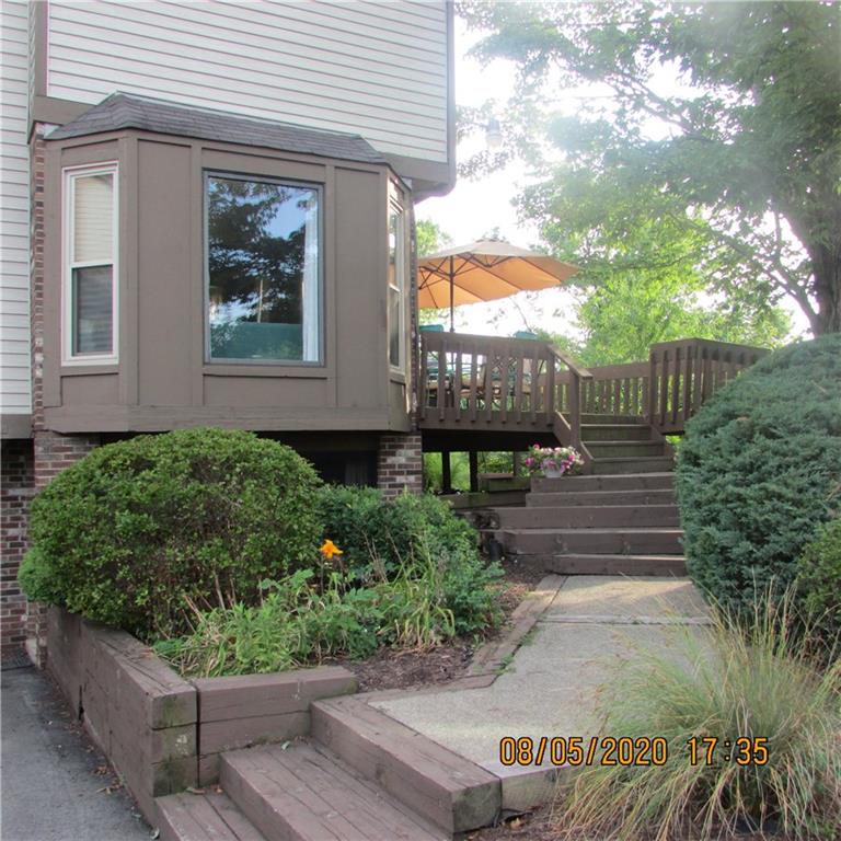 216 Spring Run Drive Monroeville, PA 15146 - Photo 2 of 25 Gallery Image 2