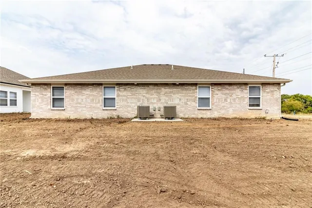 $399,900 | 1094 Pebblecreek Drive, Warrensburg, MO 64093