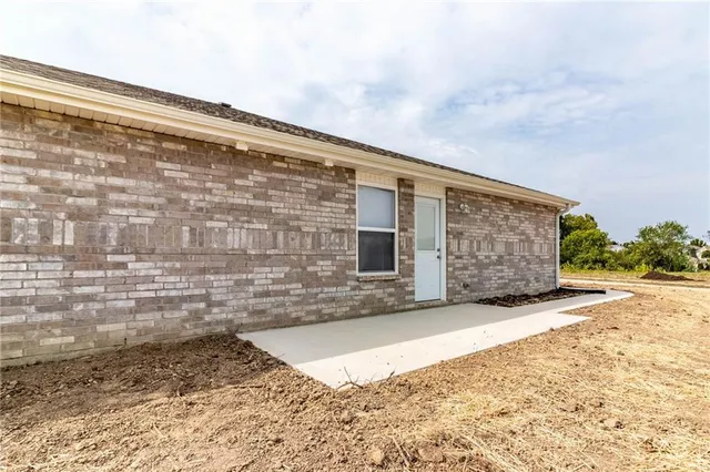 $399,900 | 1094 Pebblecreek Drive, Warrensburg, MO 64093