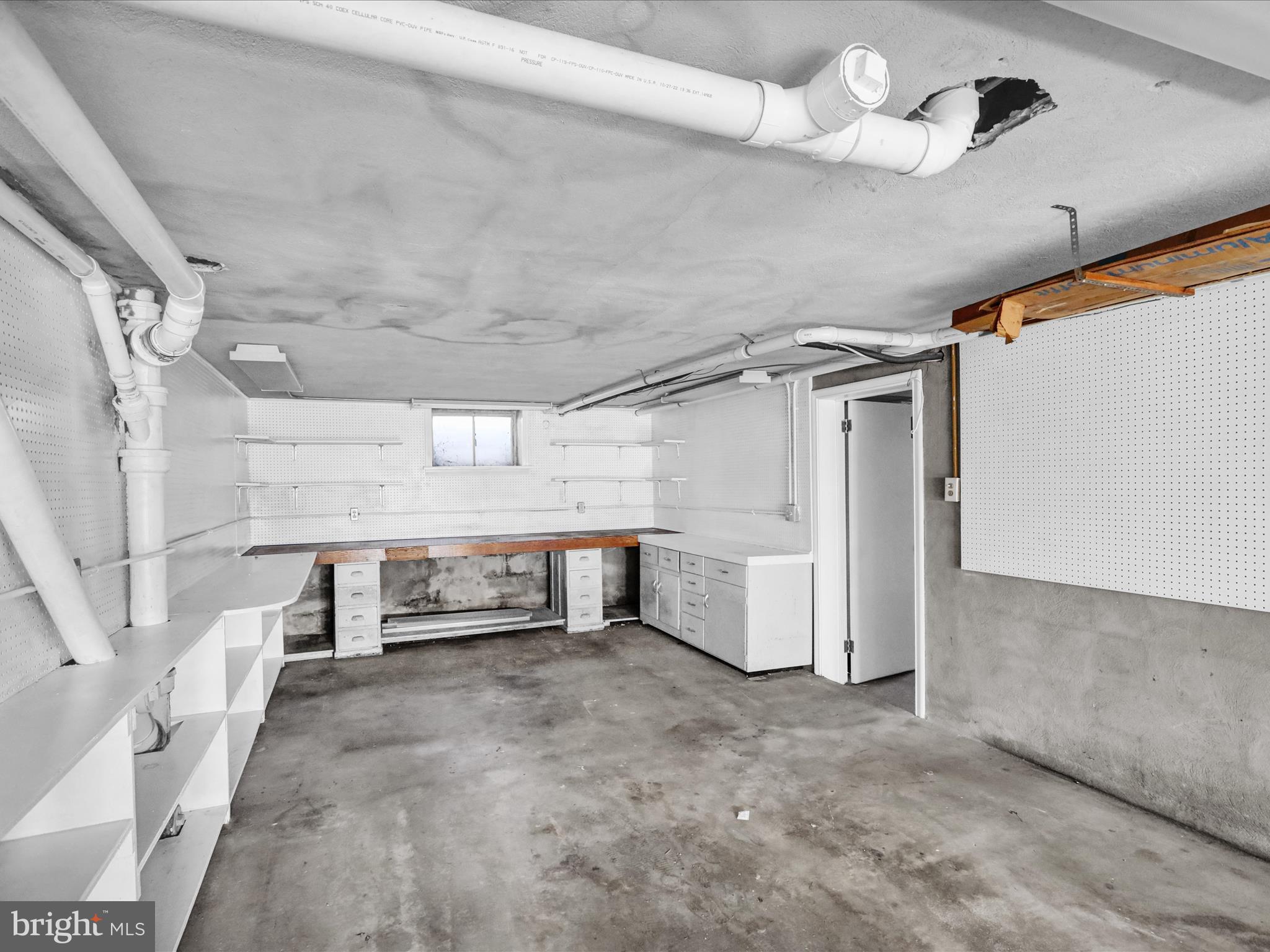 320 Hillside Drive Reading, PA 19607 - Photo 34 of 38 a view of a garage