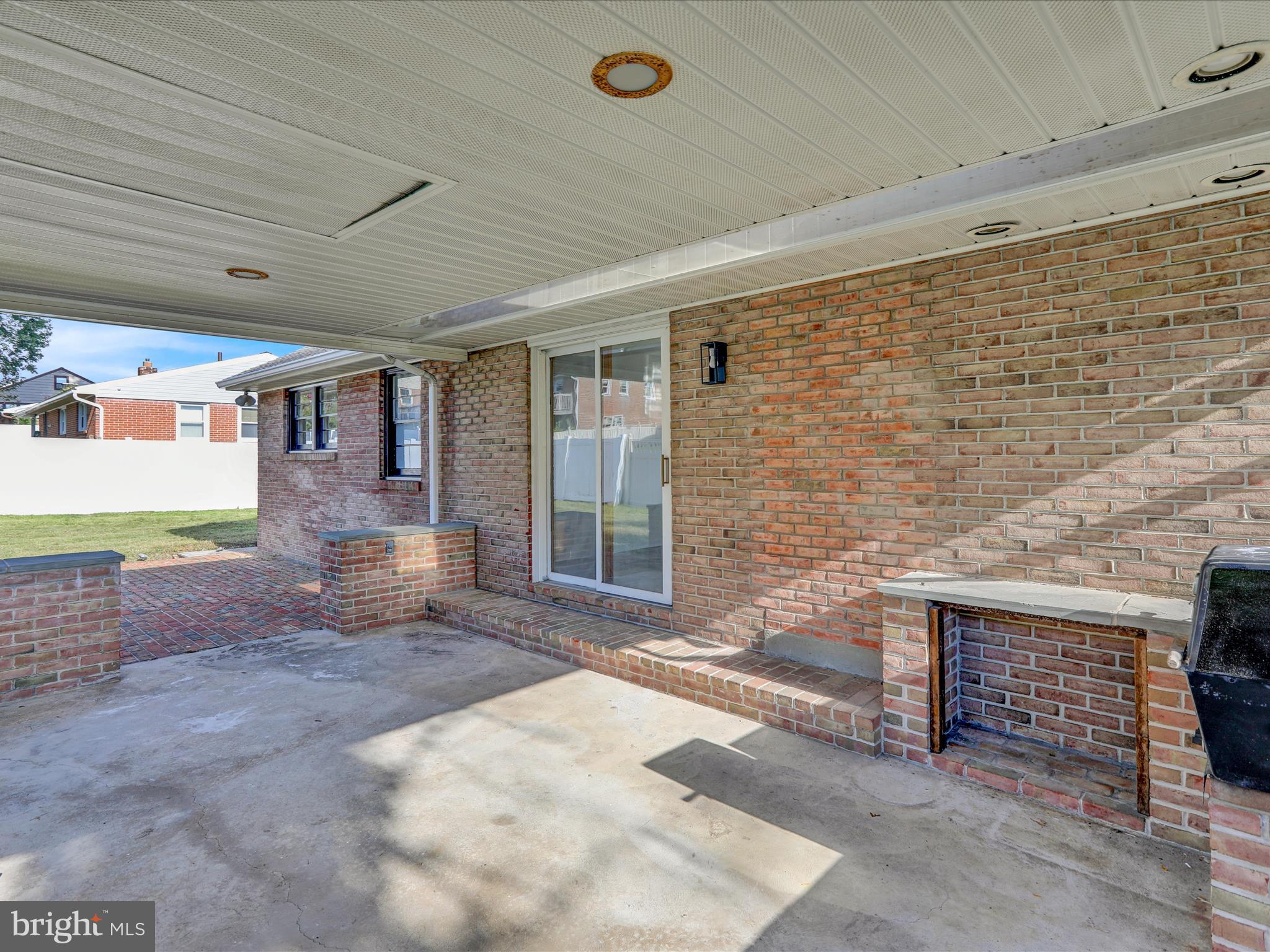 320 Hillside Drive Reading, PA 19607 - Photo 7 of 38 a view of an entryway of house